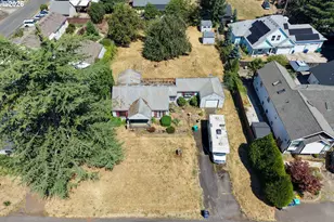 10831 NE Knott St, Portland, OR 97220 - Photo 2