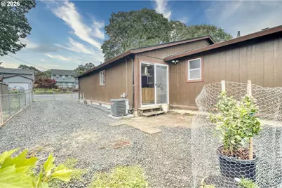 355 S 13th St, Saint Helens, OR 97051 - Photo 26