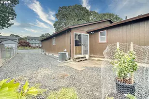 355 S 13th St, Saint Helens, OR 97051 - Photo 26