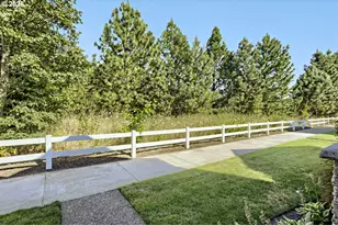 3710 SE Scarlet Pl, Hillsboro, OR 97123 - Photo 4