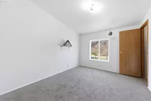 25205 NW Mt Richmond Rd, Yamhill, OR 97148 - Photo 16