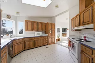 25205 NW Mt Richmond Rd, Yamhill, OR 97148 - Photo 12