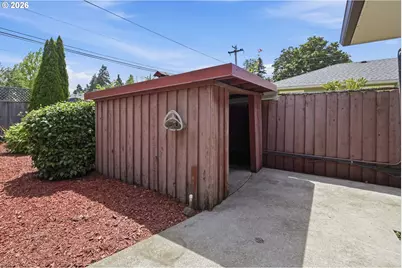 825 Louis St, Eugene, OR 97402 - Photo 40