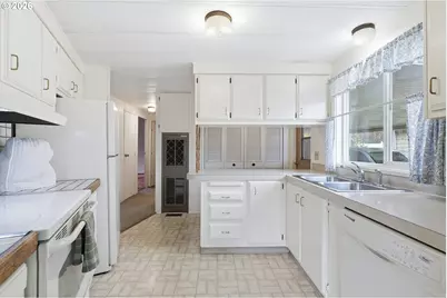 11155 SW Royal Villa Dr, Portland, OR 97224 - Photo 4