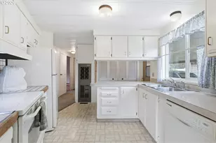 11155 SW Royal Villa Dr, Portland, OR 97224 - Photo 4