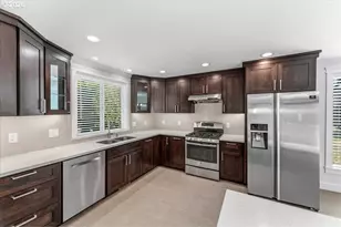 16600 SE Salmon St, Portland, OR 97233 - Photo 18