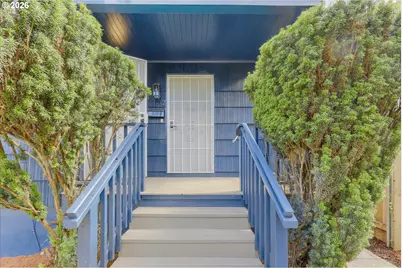 1712 SE Stark St, Portland, OR 97214 - Photo 4