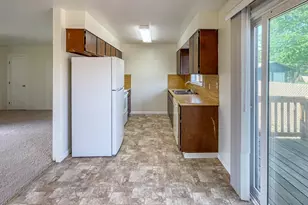 1959 Green Ave, Roseburg, OR 97471 - Photo 10