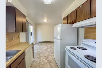 1959 Green Ave, Roseburg, OR 97471 - Photo 12