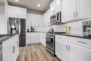 7269 SW Chestnut Ln, Wilsonville, OR 97070 - Photo 6