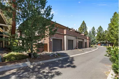 2563 NW Crossing Dr, Bend, OR 97703 - Photo 30