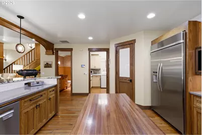 2563 NW Crossing Dr, Bend, OR 97703 - Photo 18