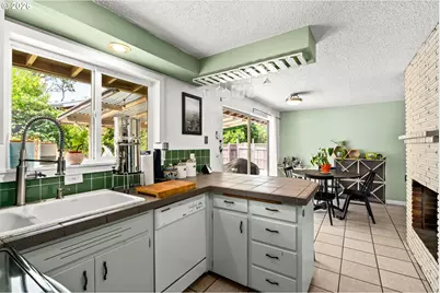 4080 Oak St, Eugene, OR 97405 - Photo 10