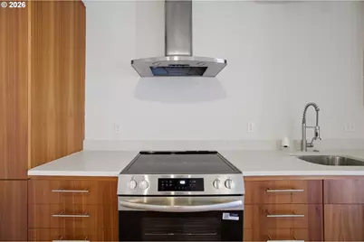 325 NE Graham St #6, Portland, OR 97212 - Photo 16