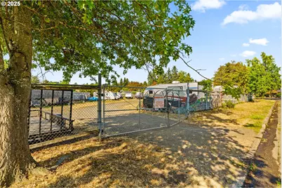 3837 Kevington Ave, Eugene, OR 97405 - Photo 40