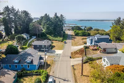 743 Caroline St, Bandon, OR 97411 - Photo 32