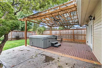 280 Roan Dr, Eugene, OR 97401 - Photo 36