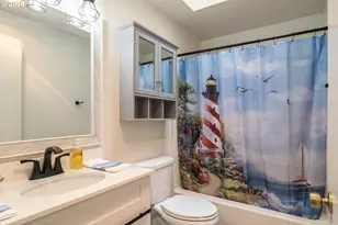 124 Aloha Ct, Roseburg, OR 97471 - Photo 14