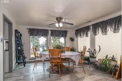 124 Aloha Ct, Roseburg, OR 97471 - Photo 12