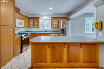 9638 SW 50th Ave, Portland, OR 97219 - Photo 12