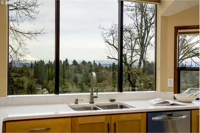 2912 Orchard Hill Pl, Lake Oswego, OR 97035 - Photo 12