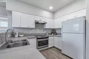 17126 SW Snowdale St, Beaverton, OR 97007 - Photo 14