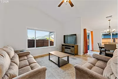 1876 SW Mistybrook Dr, Grants Pass, OR 97527 - Photo 6