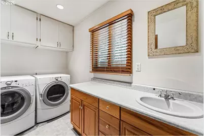 12339 NE Multnomah St, Portland, OR 97230 - Photo 28