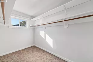 1302 NE Hogan Dr, Gresham, OR 97030 - Photo 32