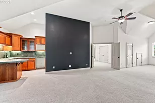 11725 SE Banbury Cir, Happy Valley, OR 97086 - Photo 36
