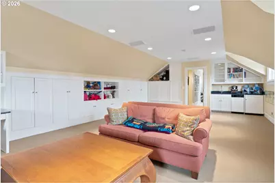 2393 S Military Rd, Portland, OR 97219 - Photo 32