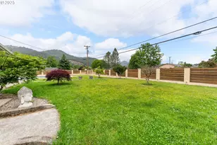 190 Walnut St, Myrtle Creek, OR 97457 - Photo 10