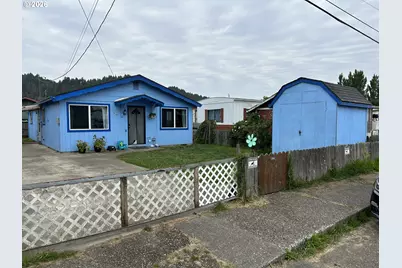 938 N 8th St, Reedsport, OR 97467 - Photo 2