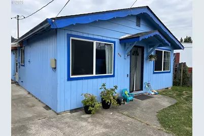 938 N 8th St, Reedsport, OR 97467 - Photo 1