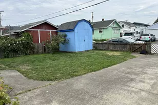 938 N 8th St, Reedsport, OR 97467 - Photo 4