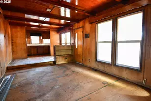 4913 Melody Ln, Roseburg, OR 97471 - Photo 6