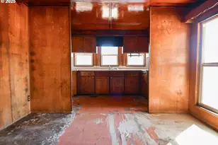 4913 Melody Ln, Roseburg, OR 97471 - Photo 8