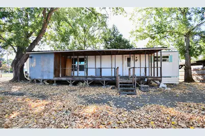 4913 Melody Ln, Roseburg, OR 97471 - Photo 4