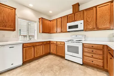 1493 Adelman Loop, Eugene, OR 97402 - Photo 8