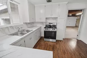 545 SE Goodnight Ave, Corvallis, OR 97333 - Photo 10