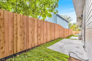 3944 SE Ivon St, Portland, OR 97202 - Photo 26