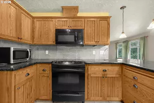 21804 SE Shade Tree Ln, Sandy, OR 97055 - Photo 10