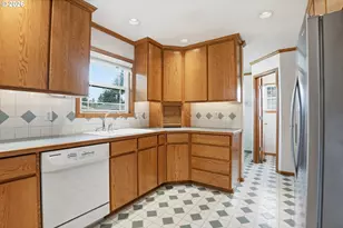 21033 SE Clay Ct, Gresham, OR 97030 - Photo 14