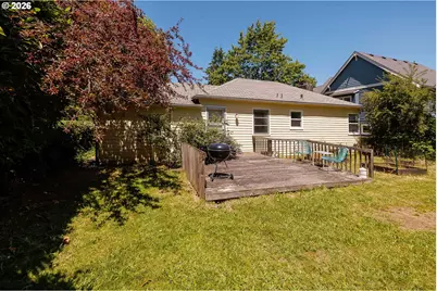 2530 SW Nevada Ct, Portland, OR 97219 - Photo 24
