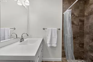 8015 SW 36th Ave, Portland, OR 97219 - Photo 18