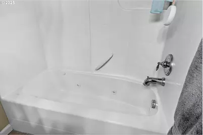 1170 SW 170th Ave #201, Beaverton, OR 97003 - Photo 24