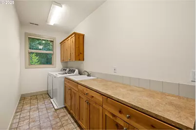 242 SE 29th St, Gresham, OR 97080 - Photo 28