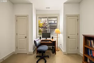 242 SE 29th St, Gresham, OR 97080 - Photo 14