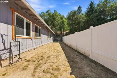 224 Aker Dr, Myrtle Creek, OR 97457 - Photo 26