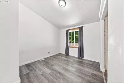 224 Aker Dr, Myrtle Creek, OR 97457 - Photo 10